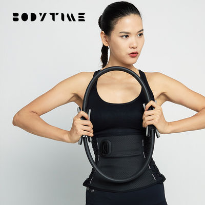 Cintura bruciante grassa dello stomaco sottile delle donne con i sistemi di SME